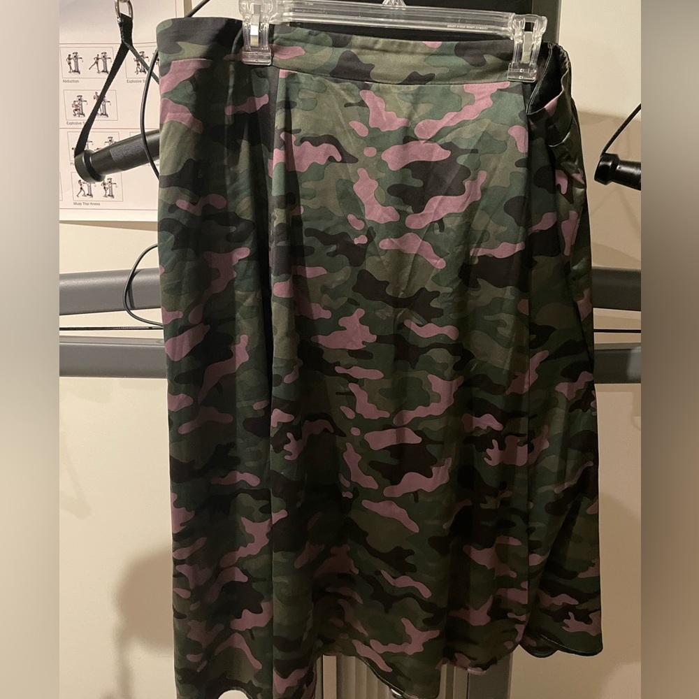 Torrid 2x camouflage skater skirt